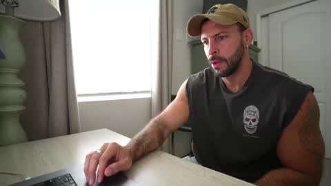 Snapshot of brucestryker chatting on December 21, 2025, 2:24 pm onlyfans BRUCESTRYKER online show from December 21, 2025, 2:24 pm