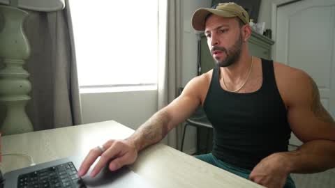 Snapshot of brucestryker chatting on January 18, 2026, 9:07 pm onlyfans BRUCESTRYKER online show from January 18, 2026, 9:07 pm