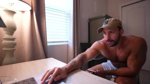 Snapshot of brucestryker chatting on February 2, 2026, 10:19 pm onlyfans BRUCESTRYKER online show from February 2, 2026, 10:19 pm