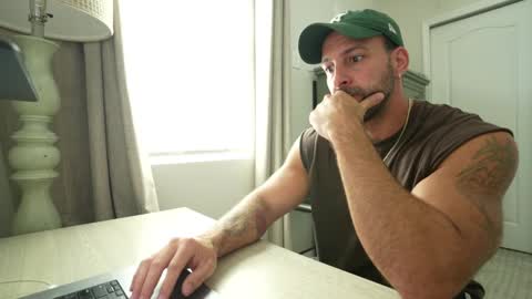 Snapshot of brucestryker chatting on February 8, 2026, 5:38 pm onlyfans BRUCESTRYKER online show from February 8, 2026, 5:38 pm