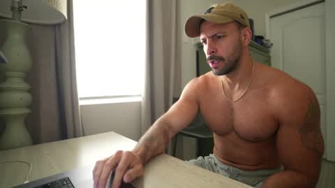 Snapshot of brucestryker chatting on February 25, 2026, 2:16 pm onlyfans BRUCESTRYKER online show from February 25, 2026, 2:16 pm