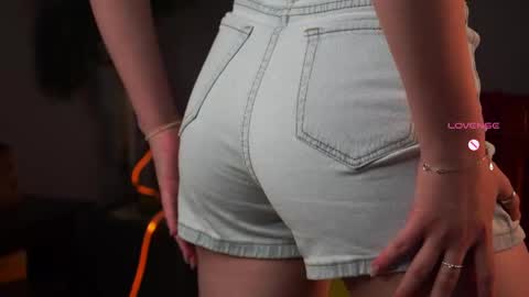 Tess online show from June 3, 2026, 2:33 pm