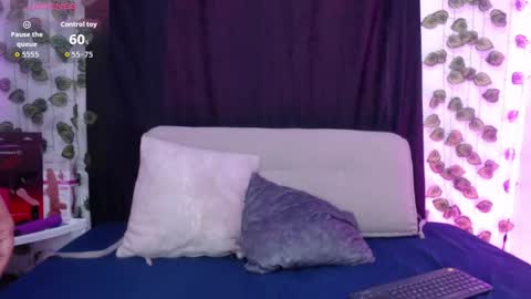 Bruna royale  online show from February 11, 2026, 2:33 pm