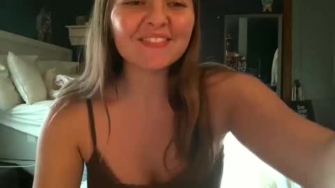 Snapshot of brunettebaby040 chatting on October 4, 2025, 9:13 pm brunettebaby040 online show from October 4, 2025, 9:13 pm