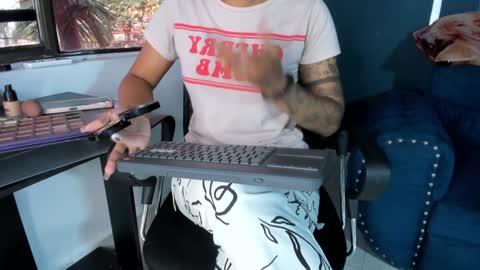 brunette online show from January 26, 2025, 6:58 pm