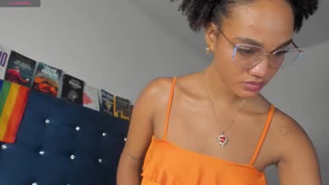 brunettjhelen online show from October 10, 2025, 5:28 am