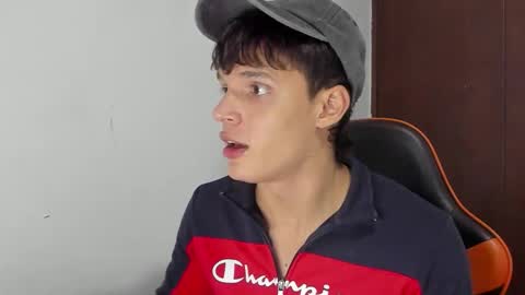 Snapshot of bruno_bellini chatting on February 3, 2026, 8:36 pm Bruno Bellini online show from February 3, 2026, 8:36 pm