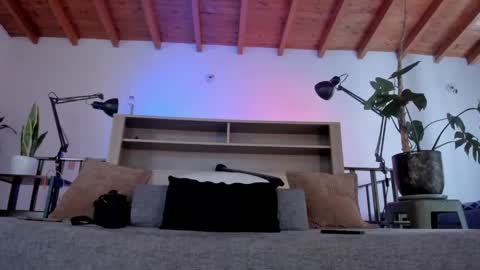 Andres Suarez online show from March 20, 2026, 1:05 pm