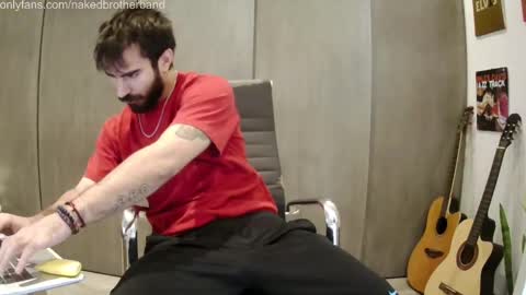 brunobaibe online show from February 14, 2025, 4:09 pm