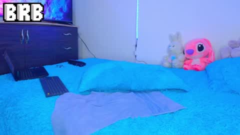 BRYAM INDEPENDENT MODEL online show from January 5, 2025, 4:14 am