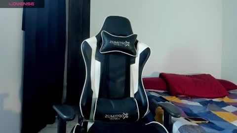 bryan_oficials online show from December 17, 2025, 5:35 am