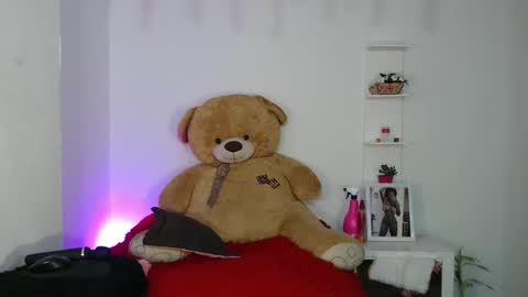 hot online show from January 7, 2026, 3:36 pm