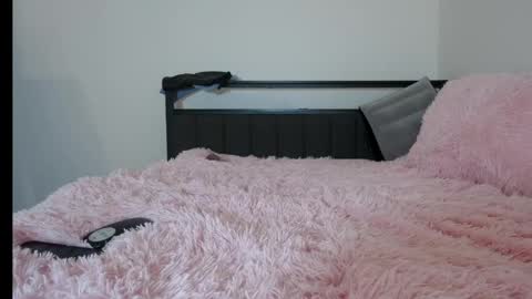 Queen Lola XXX online show from April 12, 2026, 5:01 am