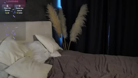 Sabrina  online show from September 9, 2025, 4:12 am