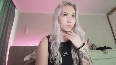 bubblebunny_ online show from June 10, 2026, 2:05 pm