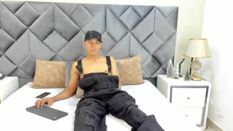 Buda y Cataleya online show from December 14, 2025, 3:17 pm