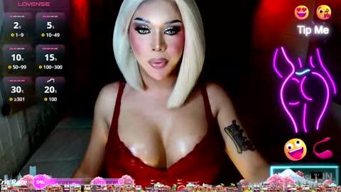 Lucienne online show from March 25, 2026, 4:29 am