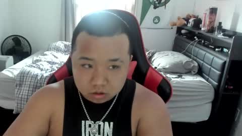 Snapshot of buffsexyman24 chatting on February 25, 2025, 8:30 pm buffsexyman24 online show from February 25, 2025, 8:30 pm