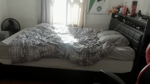 Snapshot of buffsexyman24 chatting on February 26, 2025, 5:50 pm buffsexyman24 online show from February 26, 2025, 5:50 pm