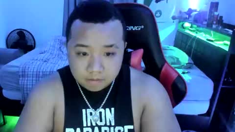 Snapshot of buffsexyman24 chatting on February 28, 2025, 4:10 am buffsexyman24 online show from February 28, 2025, 4:10 am