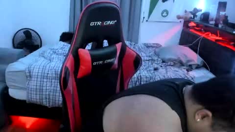 Snapshot of buffsexyman24 chatting on March 5, 2025, 2:46 am buffsexyman24 online show from March 5, 2025, 2:46 am