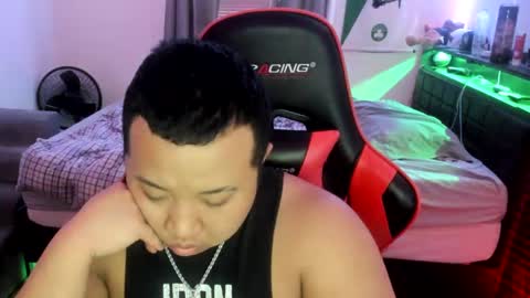 Snapshot of buffsexyman24 chatting on March 10, 2025, 10:45 pm buffsexyman24 online show from March 10, 2025, 10:45 pm