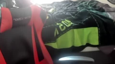 Snapshot of buffsexyman24 chatting on January 13, 2026, 4:01 pm buffsexyman24 online show from January 13, 2026, 4:01 pm