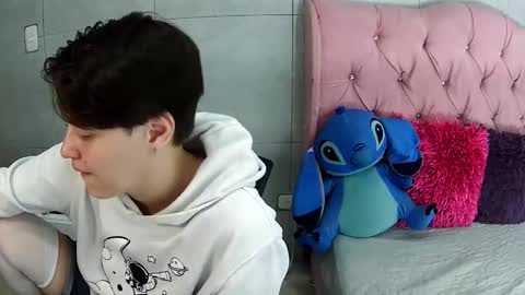 Snapshot of bug2025 chatting on December 19, 2025, 11:56 pm bug2025 online show from December 19, 2025, 11:56 pm