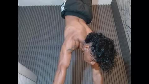 bull_cam online show from September 13, 2025, 6:51 pm