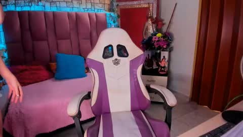 Snapshot of bulmasweetyose chatting on February 24, 2025, 11:09 pm bulmasweetyose  mommy submissive control milf lovense online show from February 24, 2025, 11:09 pm