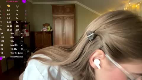 Mary online show from June 10, 2026, 1:54 pm