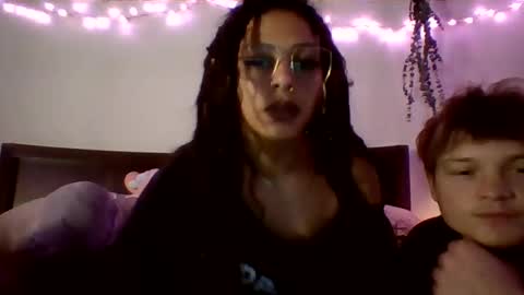bunniandbyrdd online show from February 3, 2025, 3:09 am