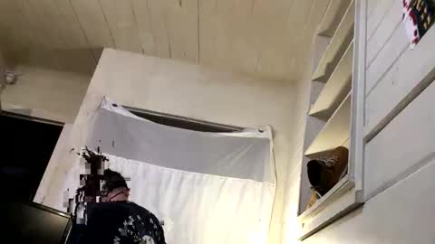 bunniandcryme online show from November 13, 2025, 4:55 am