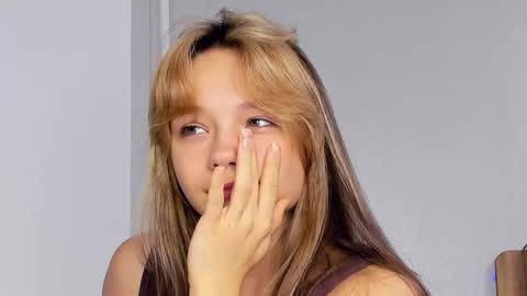 Snapshot of bunny_bonny chatting on January 30, 2025, 3:08 pm Alice online show from January 30, 2025, 3:08 pm