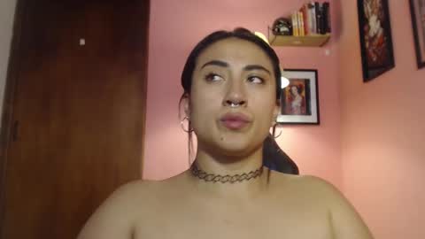 Snapshot of bunnyemilyr0s33 chatting on February 11, 2025, 9:25 pm bunnyEmilyR0s33 online show from February 11, 2025, 9:25 pm