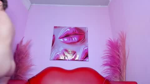 Snapshot of bunnyleahxxx chatting on January 14, 2025, 1:36 am ANASTASIA online show from January 14, 2025, 1:36 am