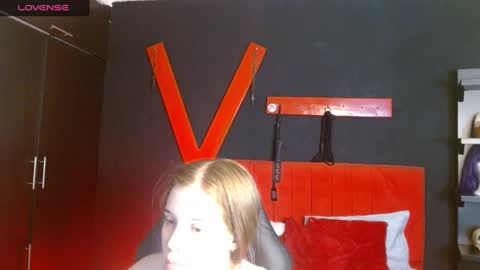 Snapshot of bunnyleahxxx chatting on February 12, 2025, 12:22 pm ANASTASIA online show from February 12, 2025, 12:22 pm