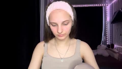 Bella online show from May 4, 2026, 8:54 am