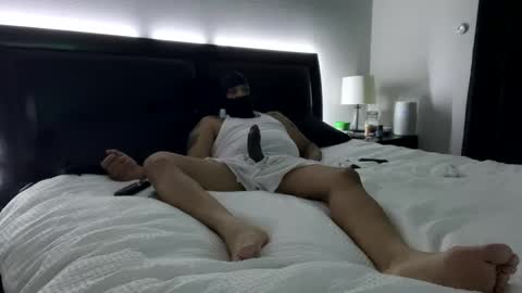 Snapshot of bunz627 chatting on February 11, 2025, 5:16 am Iam King online show from February 11, 2025, 5:16 am