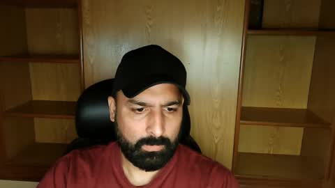 Hairy Arabian online show from September 18, 2025, 4:58 am