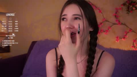 Jessica online show from April 12, 2026, 7:57 am