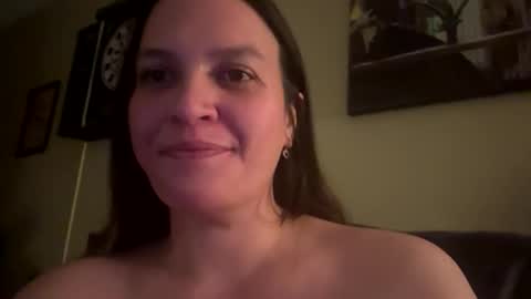 Snapshot of buschbaby chatting on December 1, 2025, 7:46 am buschbaby online show from December 1, 2025, 7:46 am