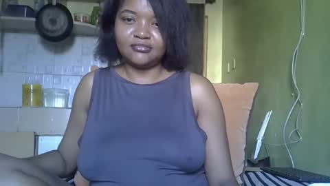 Snapshot of busty_kenzi chatting on January 21, 2025, 5:05 am busty kenzi online show from January 21, 2025, 5:05 am