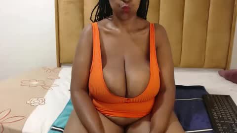 bustytessa37 online show from February 5, 2026, 3:55 am