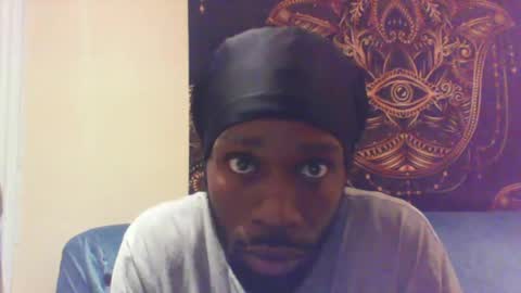 Snapshot of buzsy chatting on December 7, 2024, 9:33 pm Buzsy online show from December 7, 2024, 9:33 pm