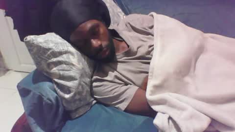 Snapshot of buzsy chatting on December 8, 2024, 3:43 am Buzsy online show from December 8, 2024, 3:43 am