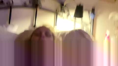 bw696991188279 online show from October 9, 2025, 12:03 pm