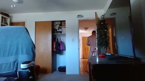 bwall1425 online show from April 7, 2026, 7:36 pm