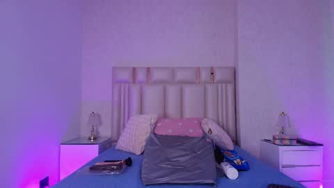 Snapshot of c_fox_ chatting on April 23, 2026, 3:08 am Carolina online show from April 23, 2026, 3:08 am