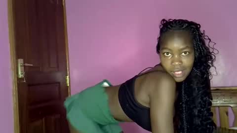 C--trish online show from September 12, 2025, 5:18 am